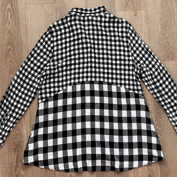 Beach Lunch Lounge Large Oversized Gingham Black/White Long Sleeve Button Down - Picture 7 of 9